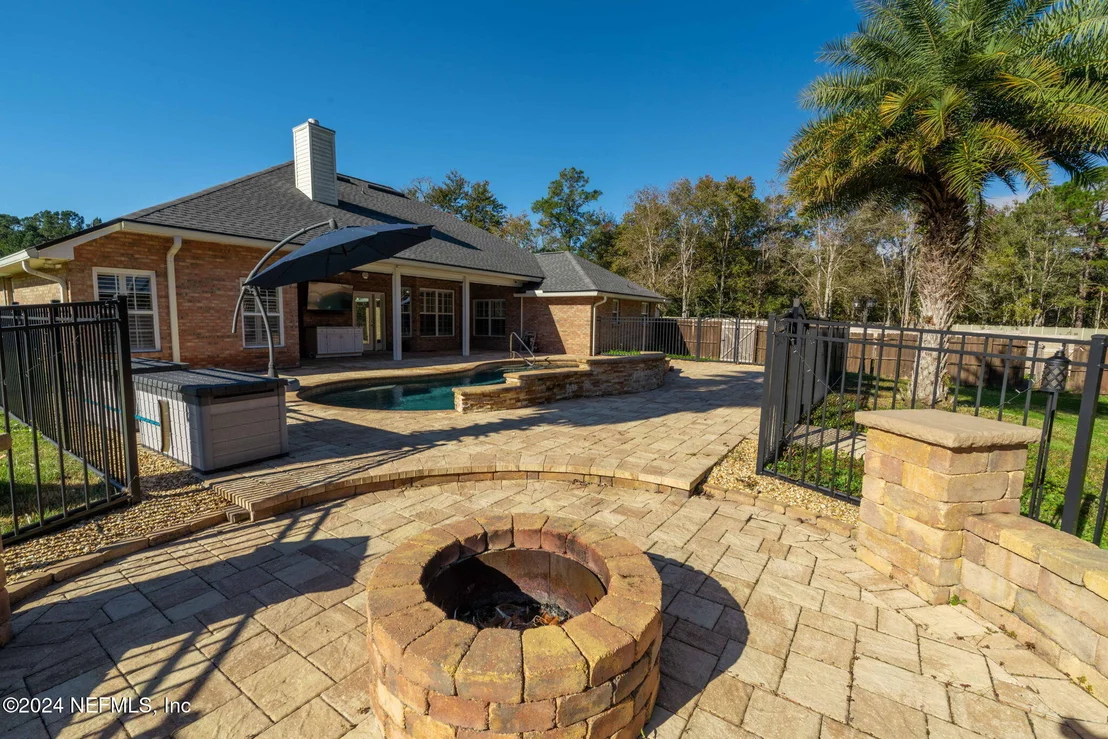 Photo of 44017 GREEN MEADOWS Lane