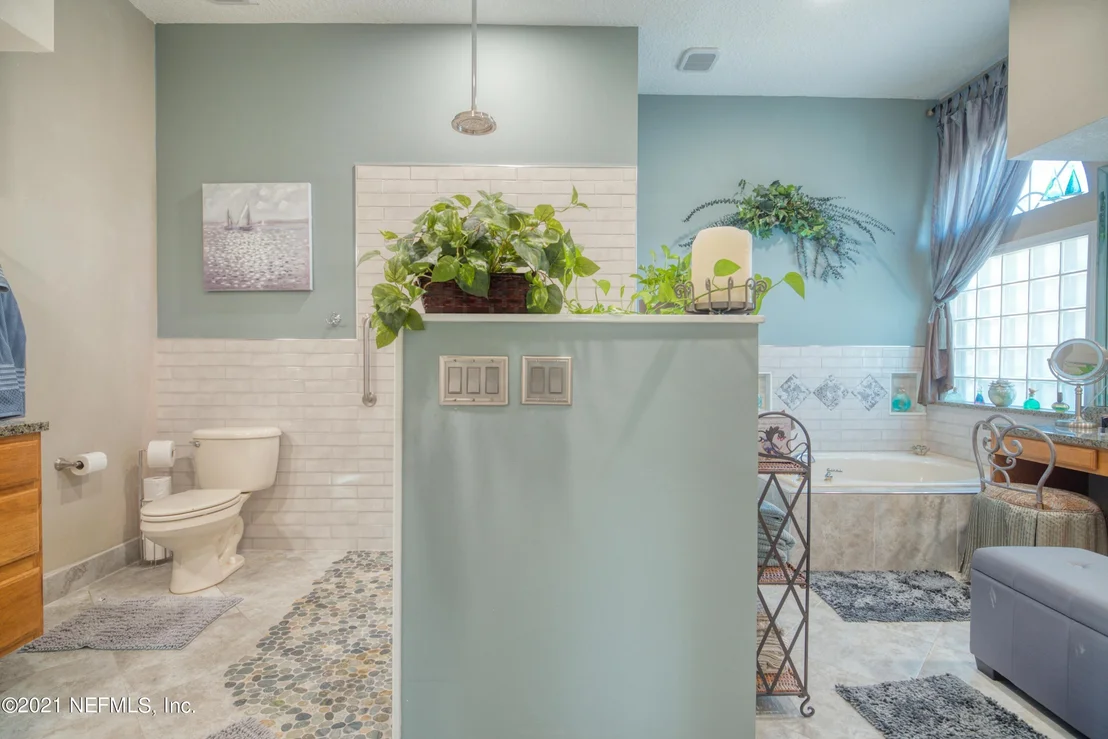 Photo of 8496 COMMONWEALTH Avenue