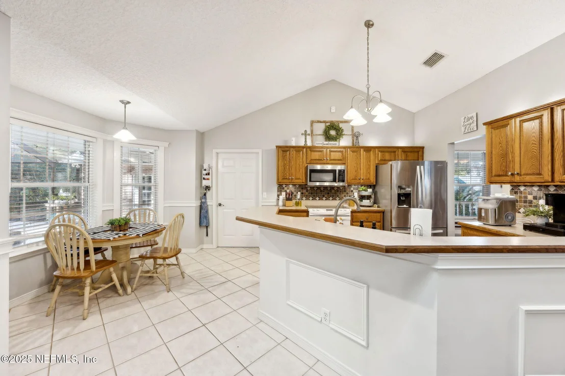 Photo of 97535 PIRATES POINT Road