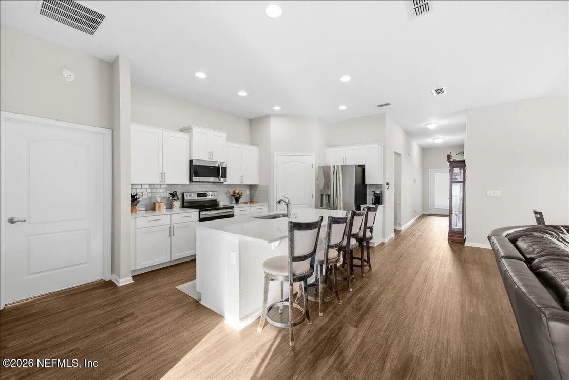Photo of 494 VONRON Drive