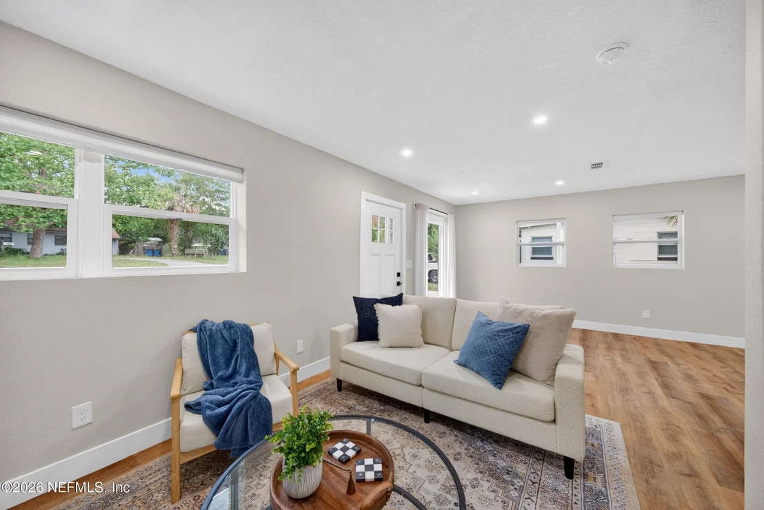Photo of 1364 DOMAS Drive