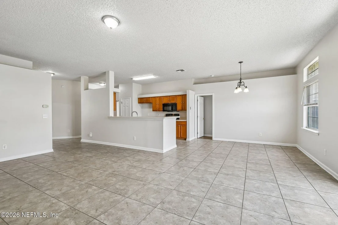 Photo of 476 HILLSIDE Drive