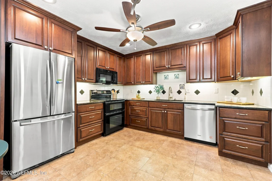 Photo of 6151 GRAYLING Drive