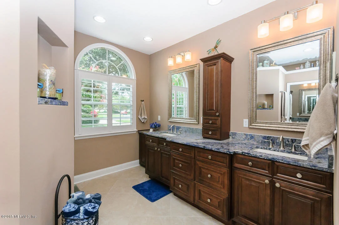 Photo of 7828 RITTENHOUSE Lane