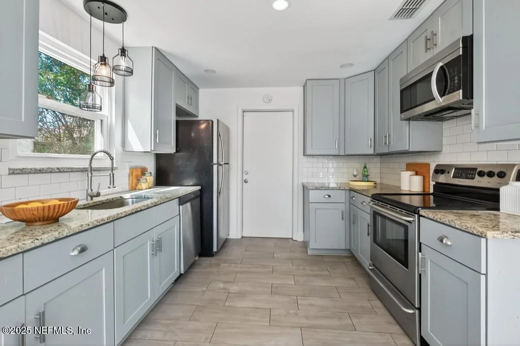 Photo of 8240 SPRINGTREE Road