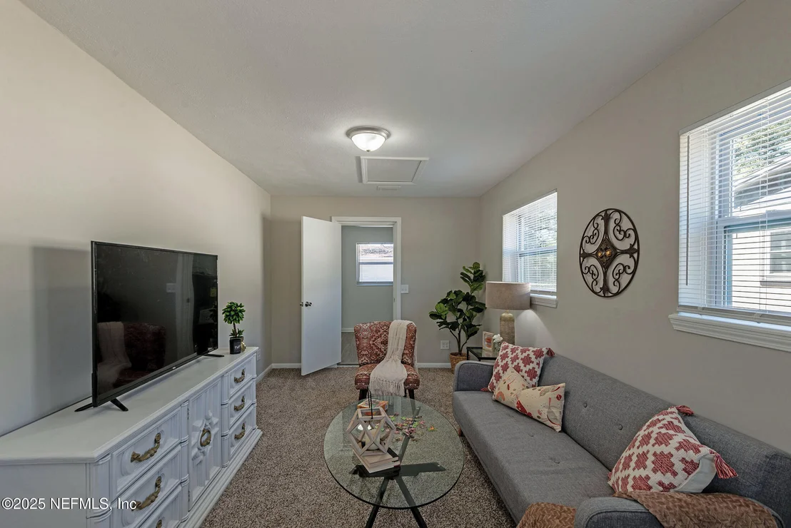 Photo of 2528 LANSDOWNE Drive