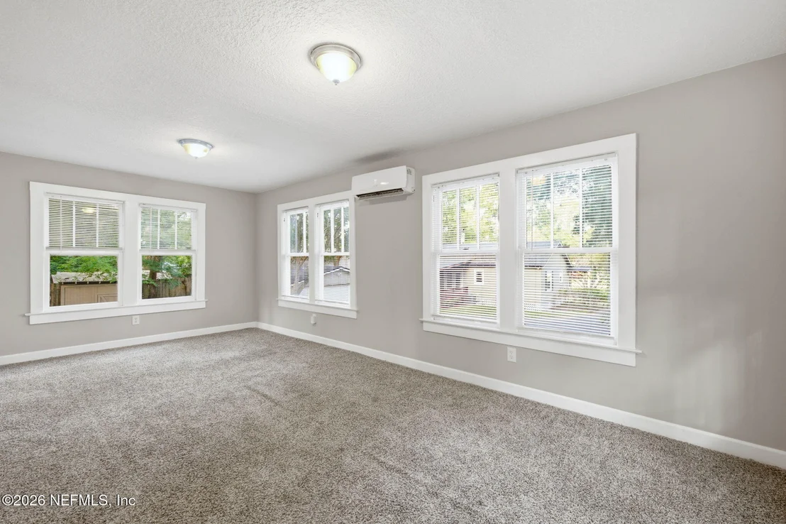 Photo of 1335 MURRAY Drive