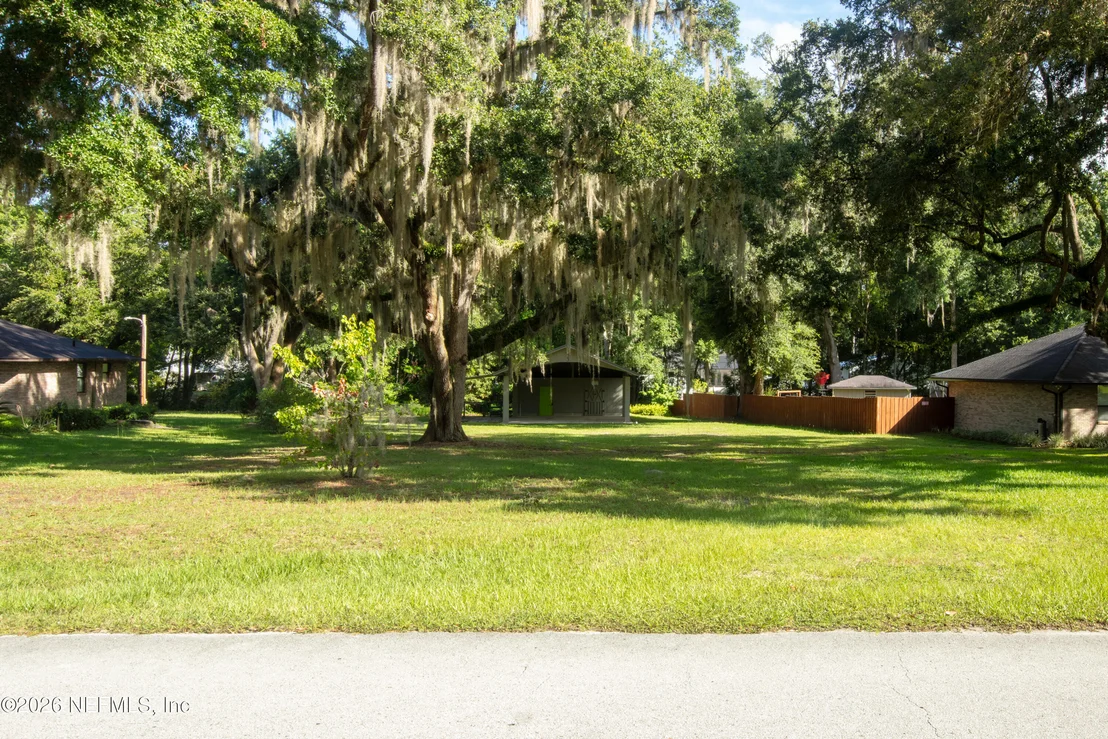 Photo of 523 SE 28TH Way