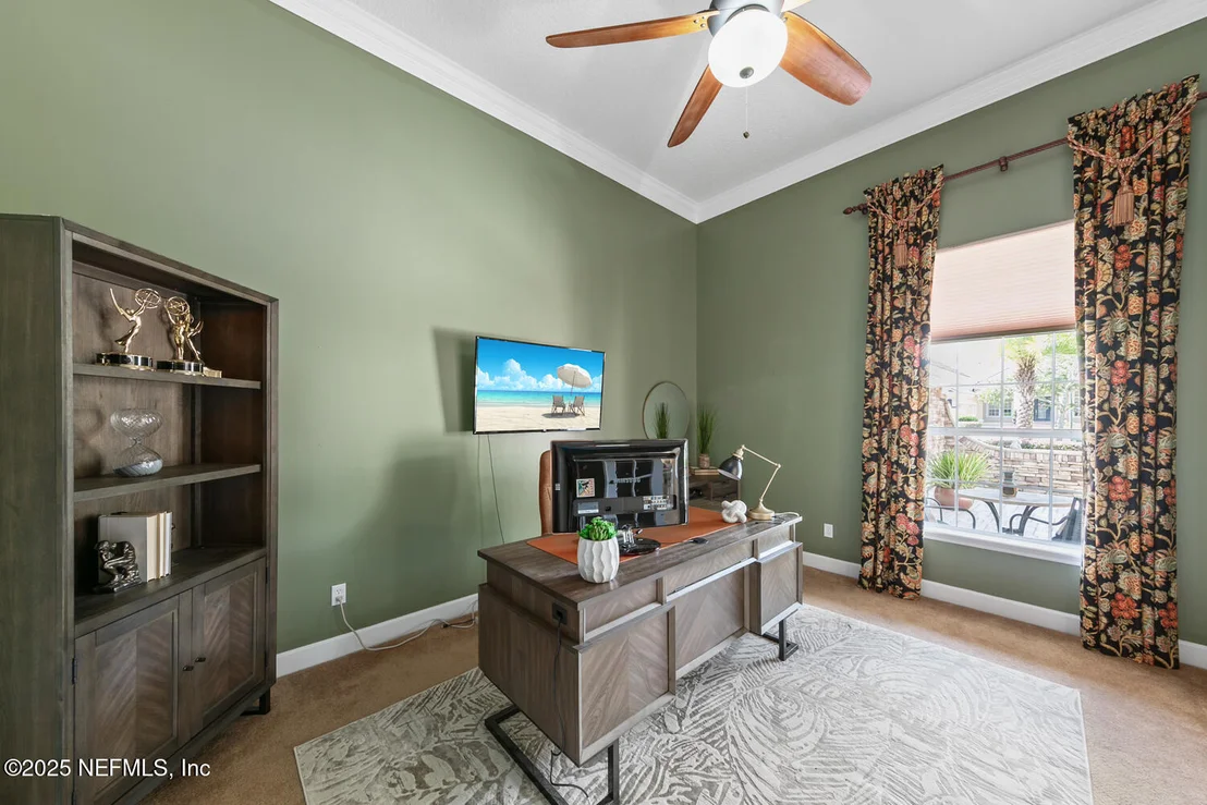 Photo of 148 LA MESA Drive