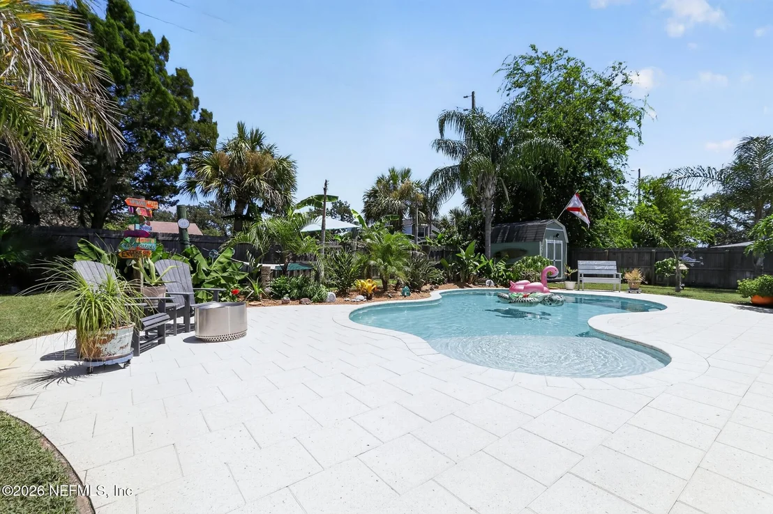 Photo of 1115 PALM Circle