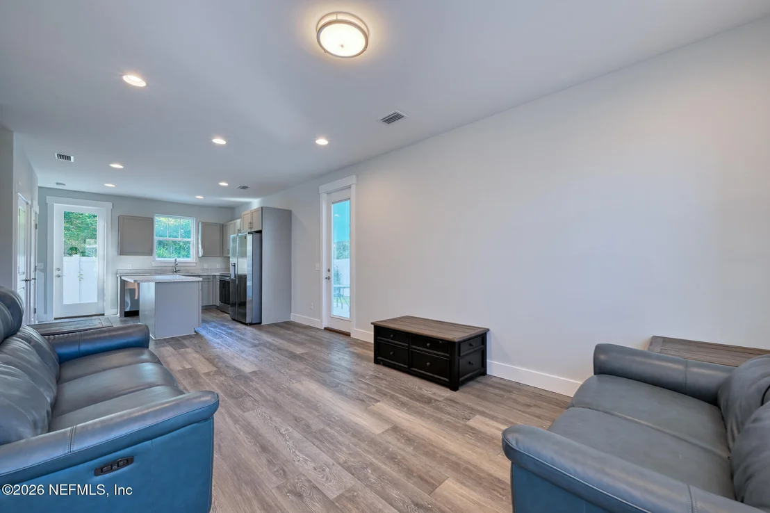 Photo of 135 DA VINCI Boulevard
