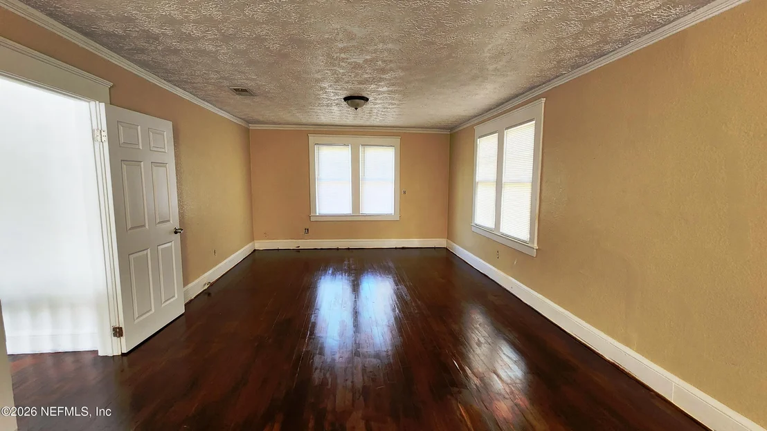Photo of 2036 MONCRIEF Road