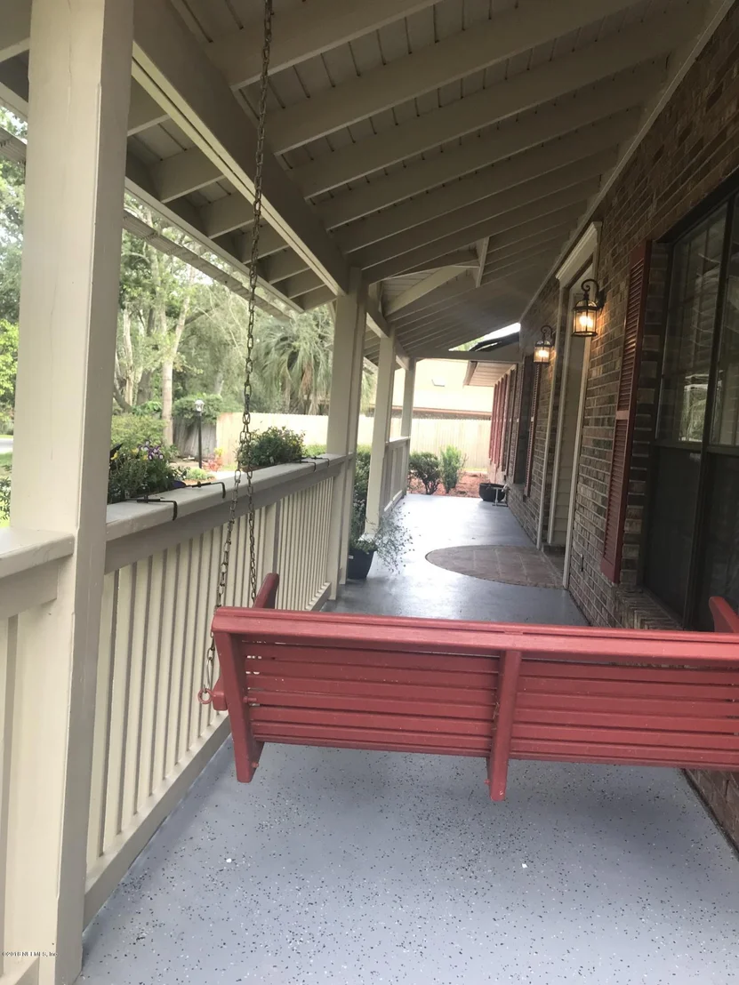 Photo of 901 MIDDLERIDGE Court