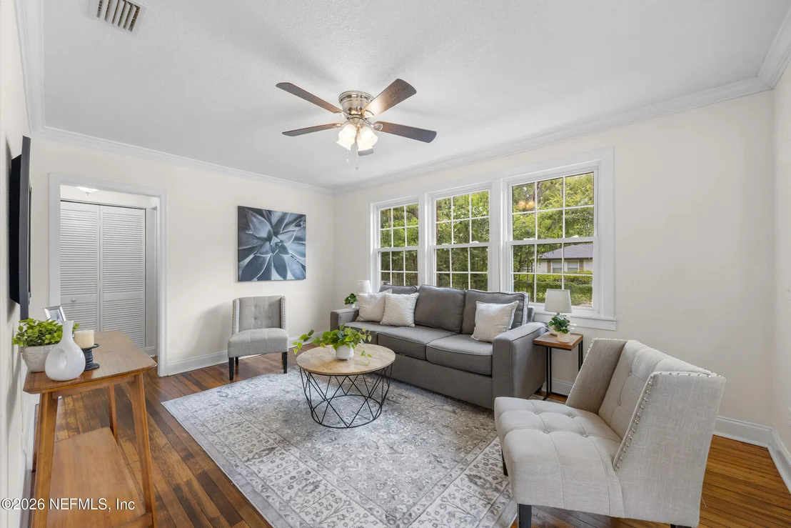 Photo of 1263 MACARTHUR Street