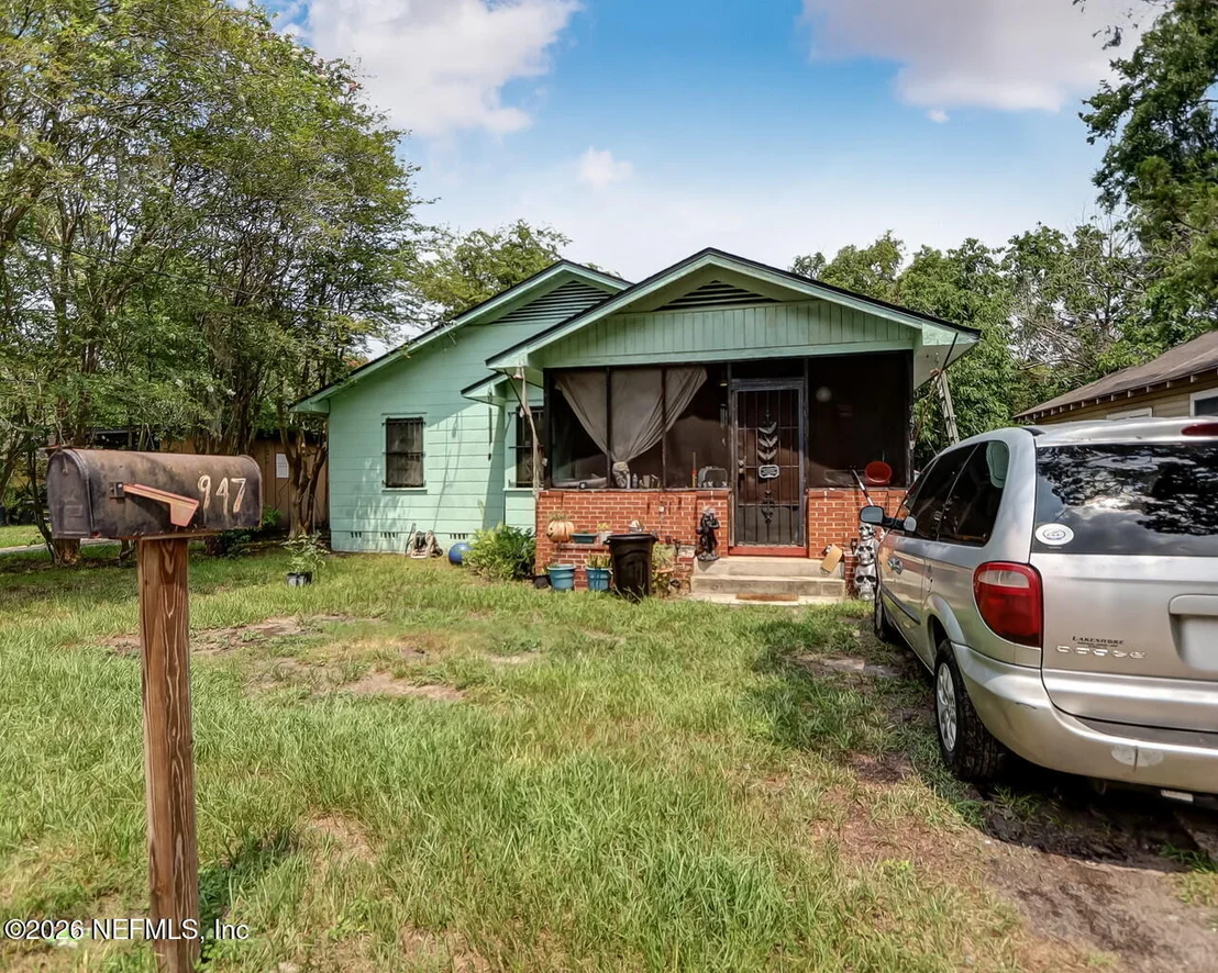 Photo of 947 MAYNARD Street