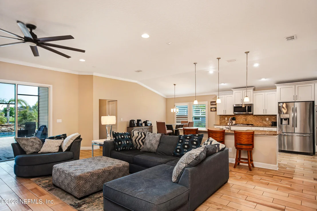 Photo of 140 CEDARSTONE Way