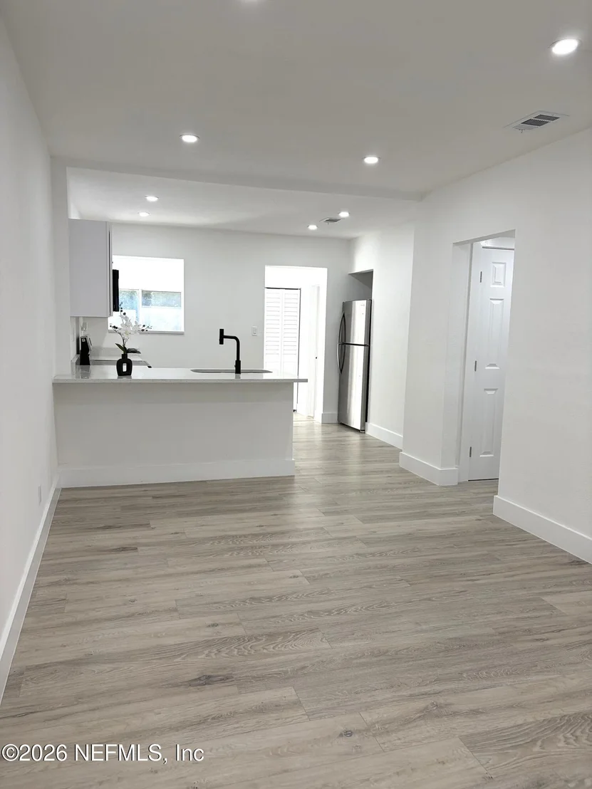 Photo of 5602 LONG ST Street