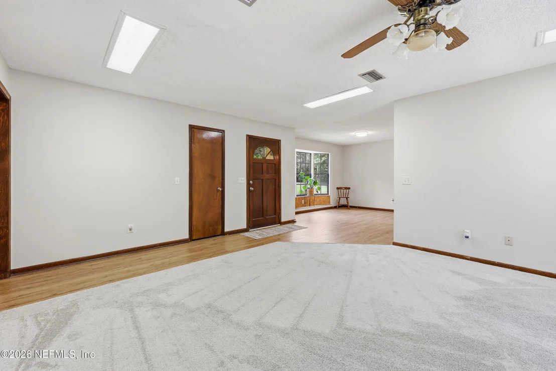 Photo of 1733 HEREFORD Road
