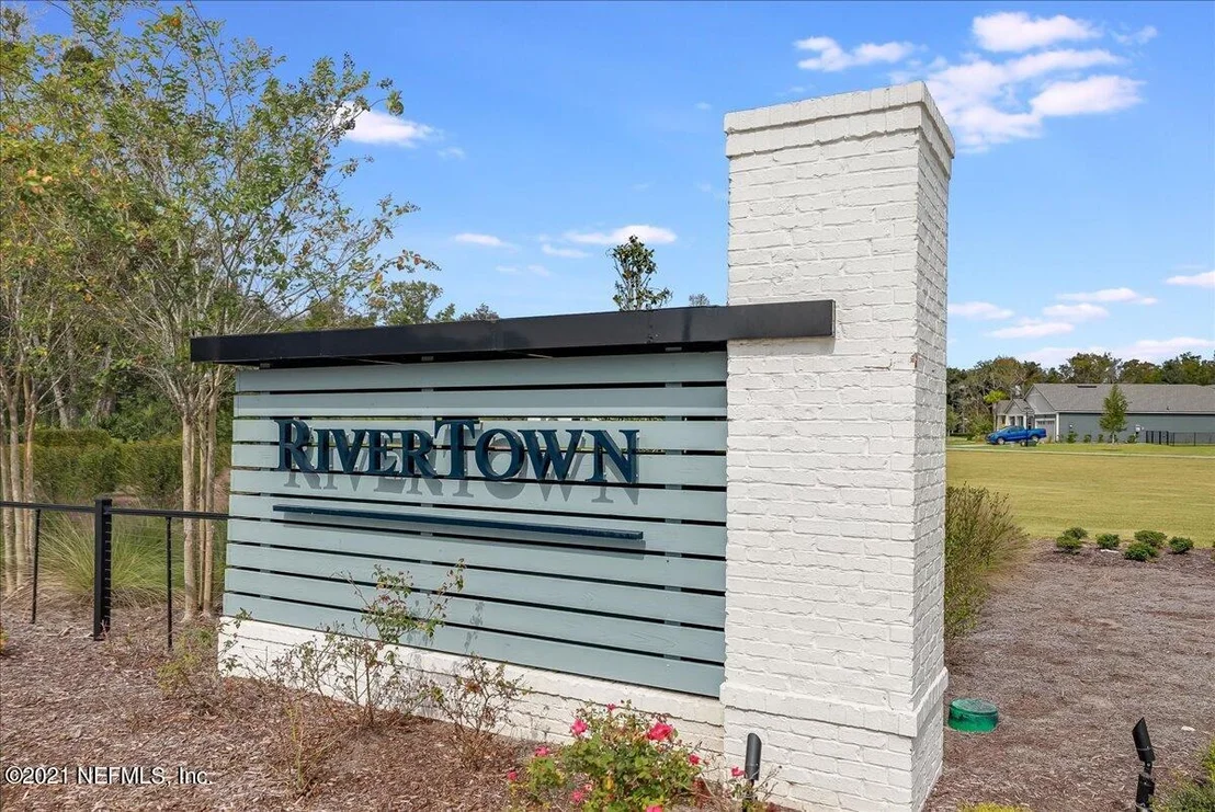 Photo of 105 OAK SHADOW Place
