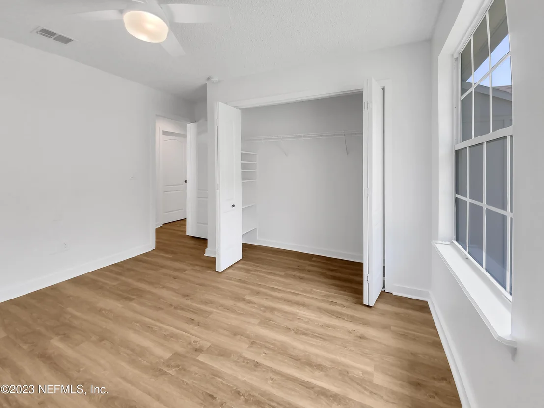 Photo of 141 JOHNS GLEN Drive