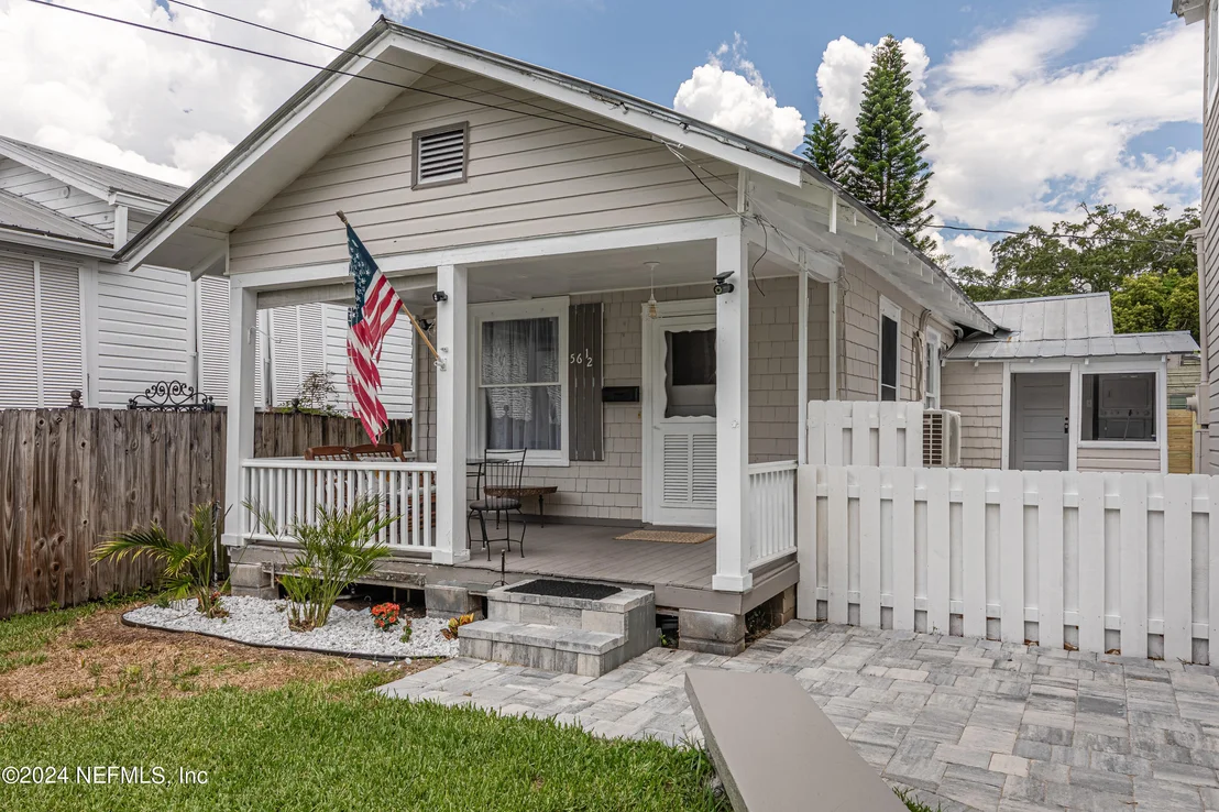 Photo of 56 CARRERA Street