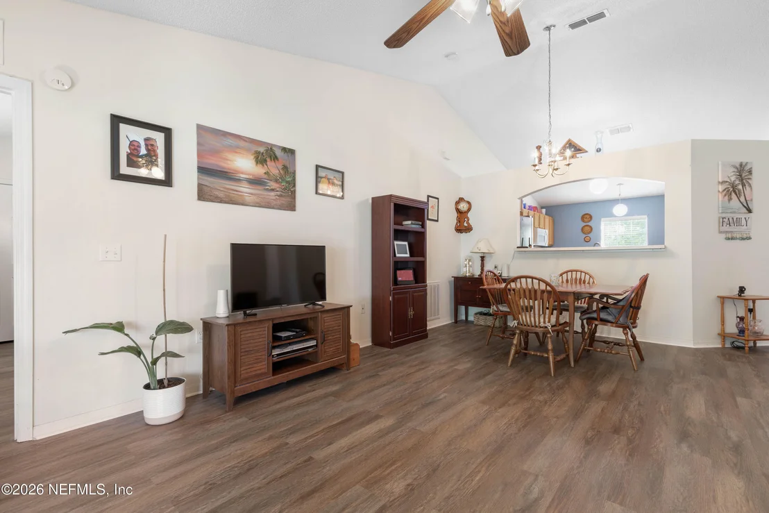 Photo of 38 LLOYD Trail