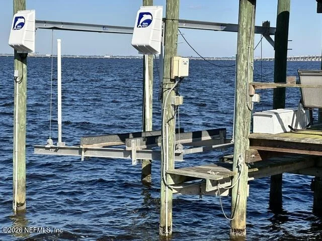 Photo of 930 RIVER Road