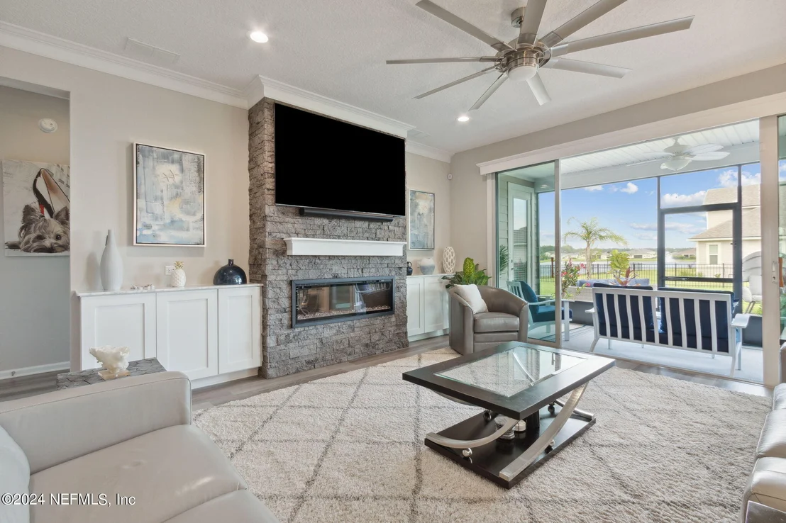 Photo of 85475 FALL RIVER Parkway