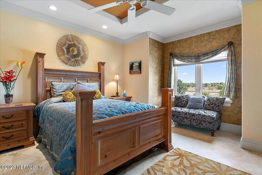 Photo of 1261 DELFINO Drive
