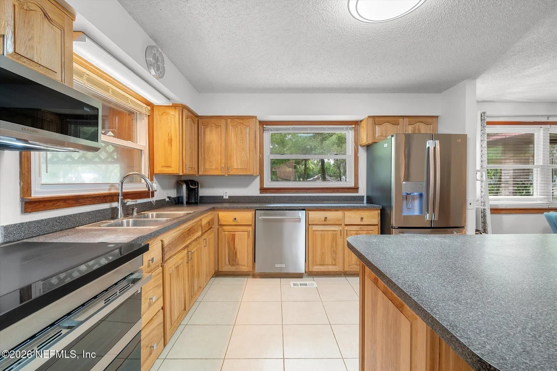 Photo of 500 WALNUT Street