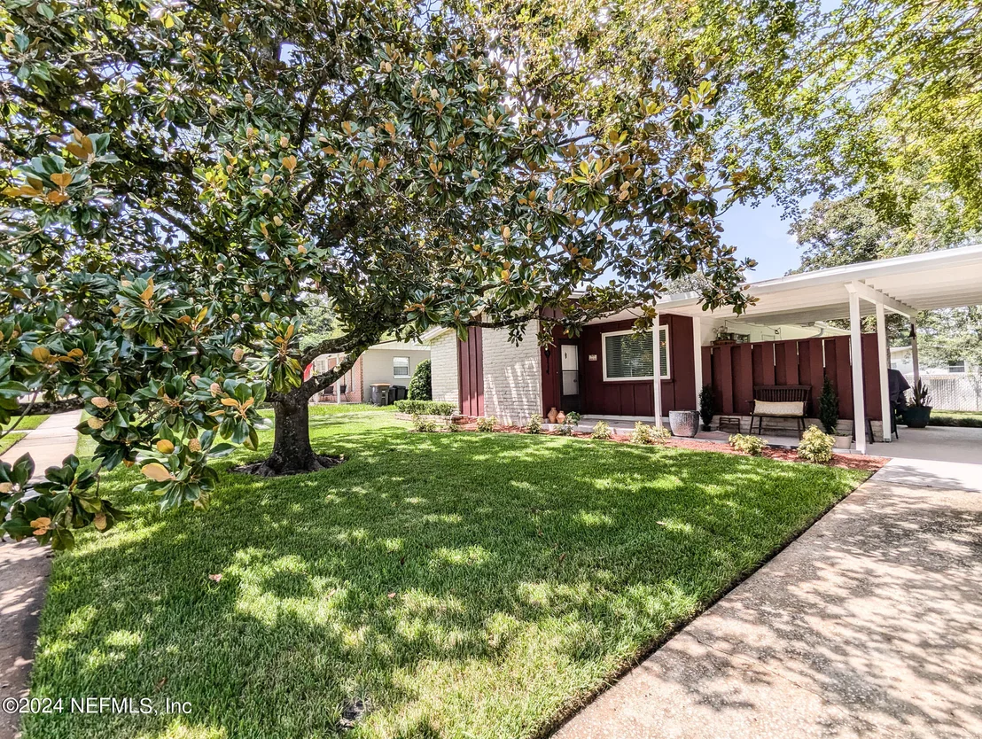 Photo of 7639 HILLSIDE Drive