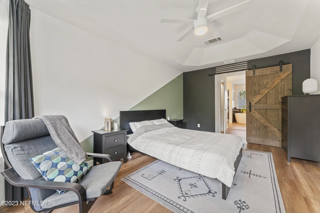 Photo of 1100 LINKSIDE Drive