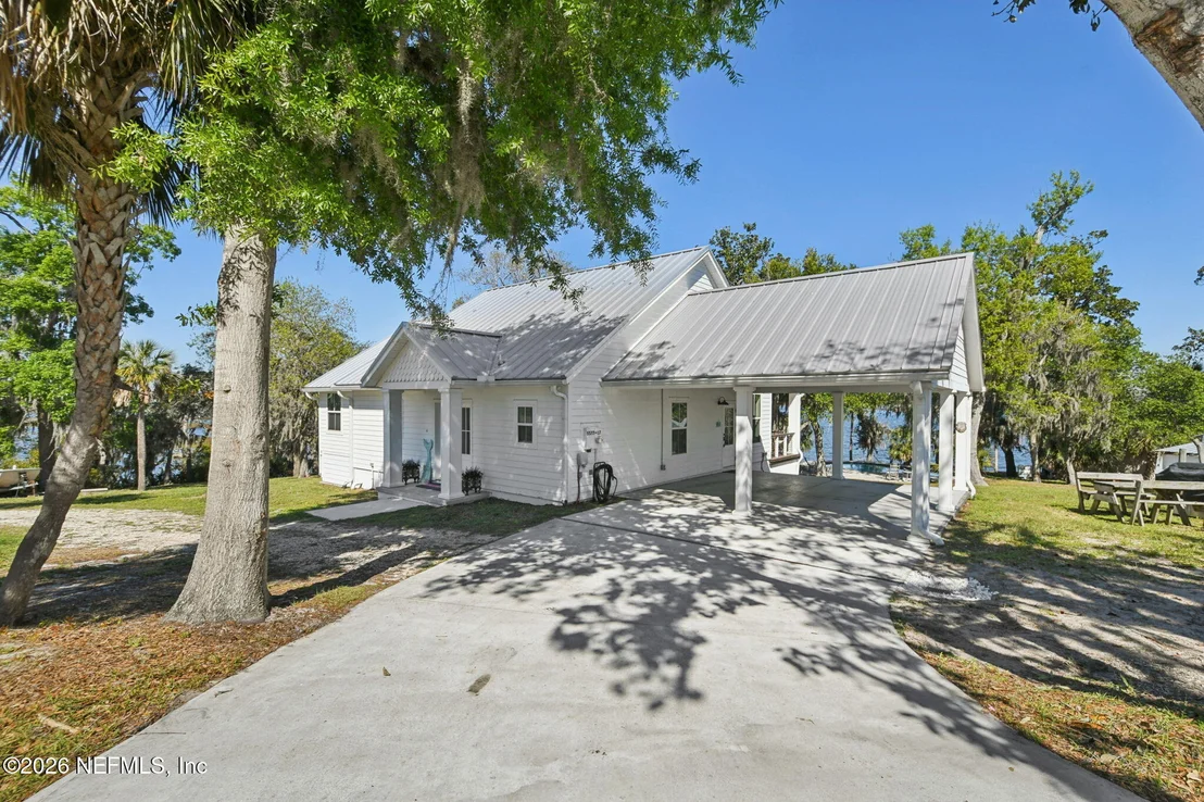 Photo of Unit 17 at 5577 HECKSCHER Drive