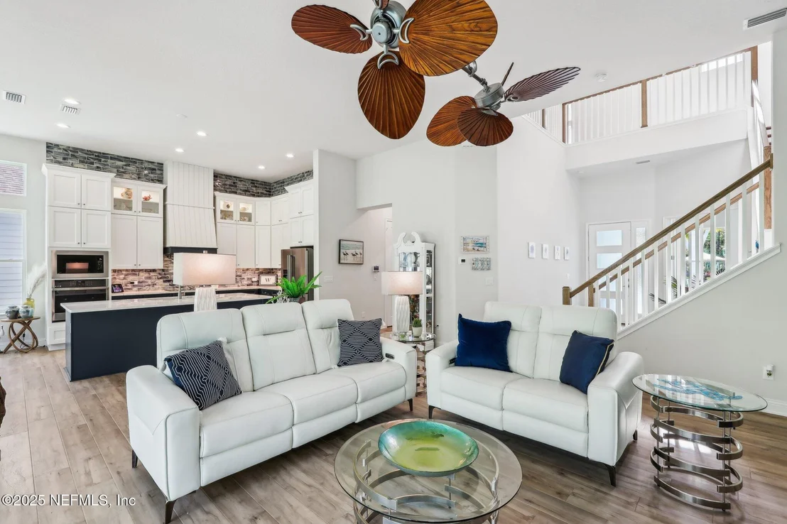 Photo of 716 PALM CREST Drive