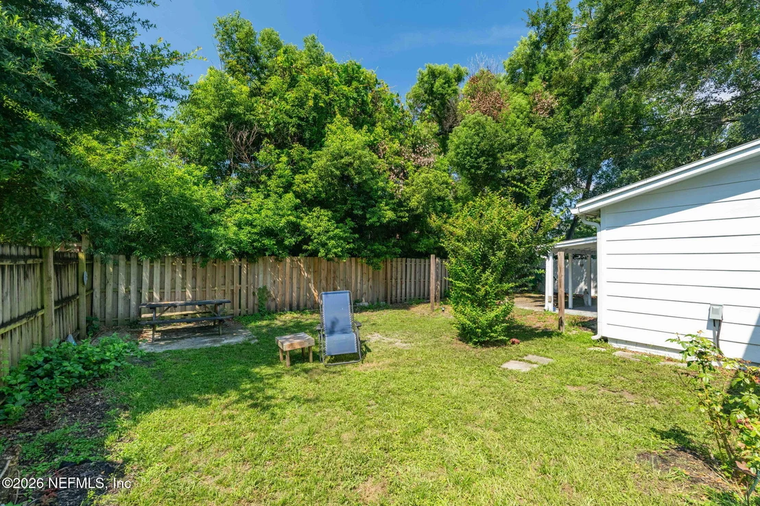 Photo of 1532 CHARON Road