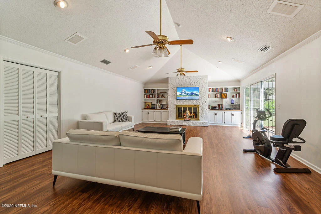 Photo of 9625 BEAUCLERC BLUFF Road