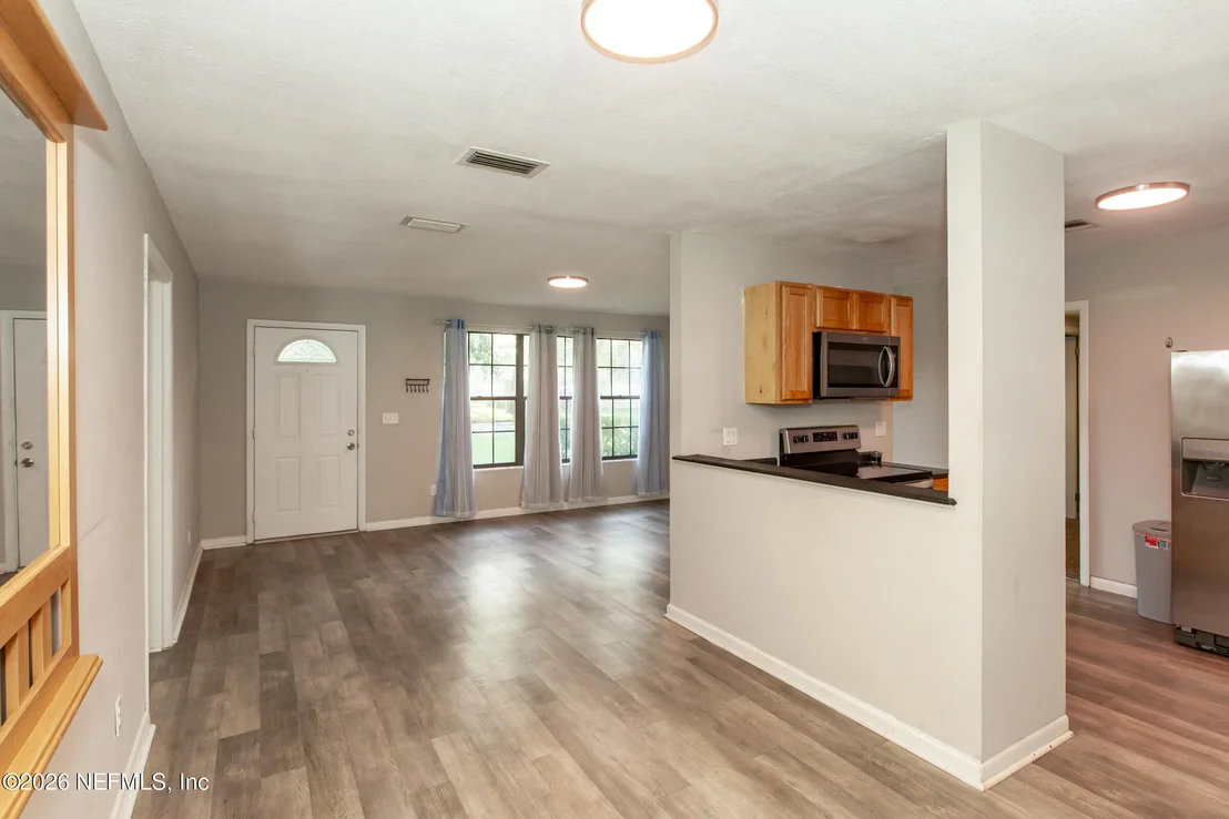 Photo of 2233 LA VALLE Drive