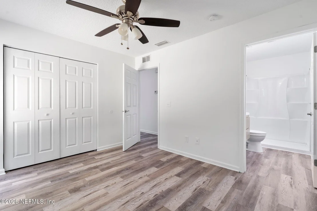 Photo of 860 W 6TH Street