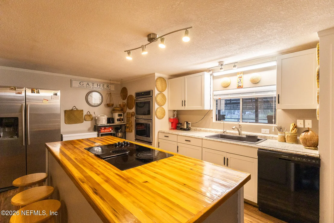 Photo of 239 LYNNE Drive