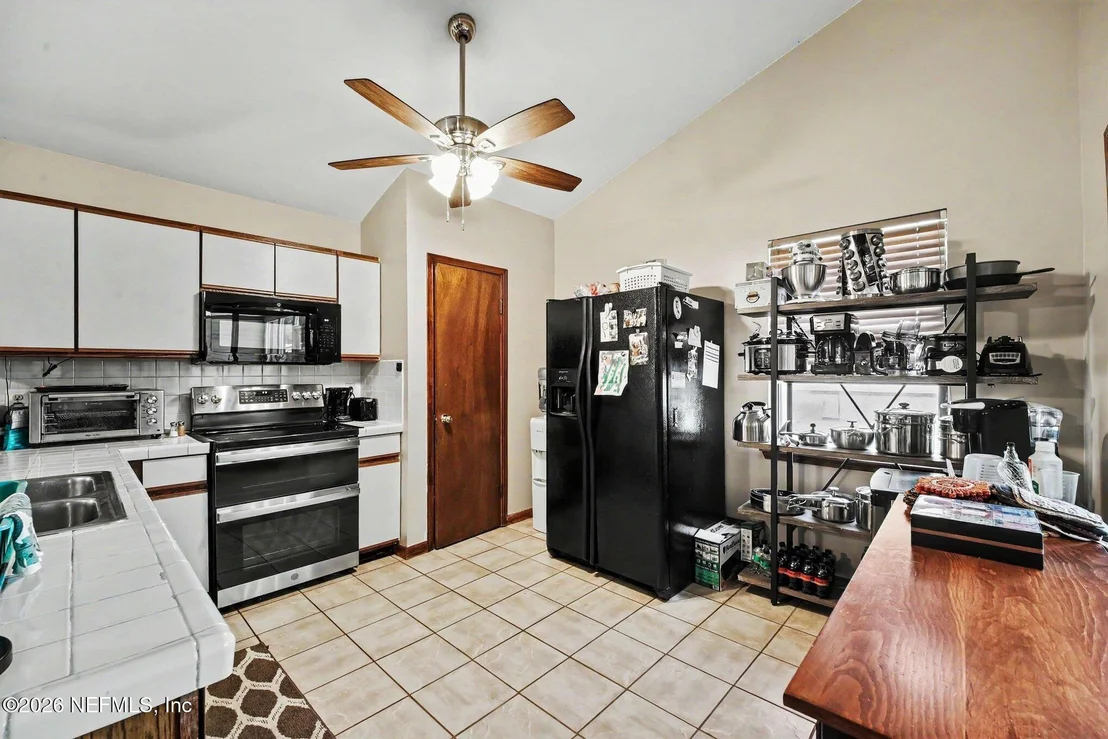 Photo of 593 HEWES Place