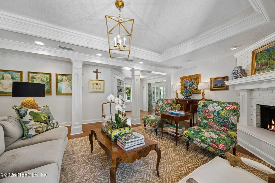 Photo of 1237 MAPLETON Road