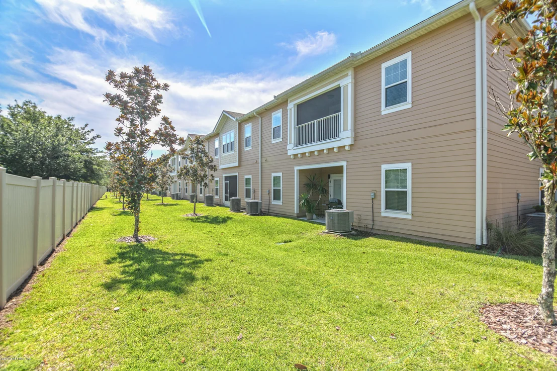 Photo of 1003 GOLDEN LAKE Loop
