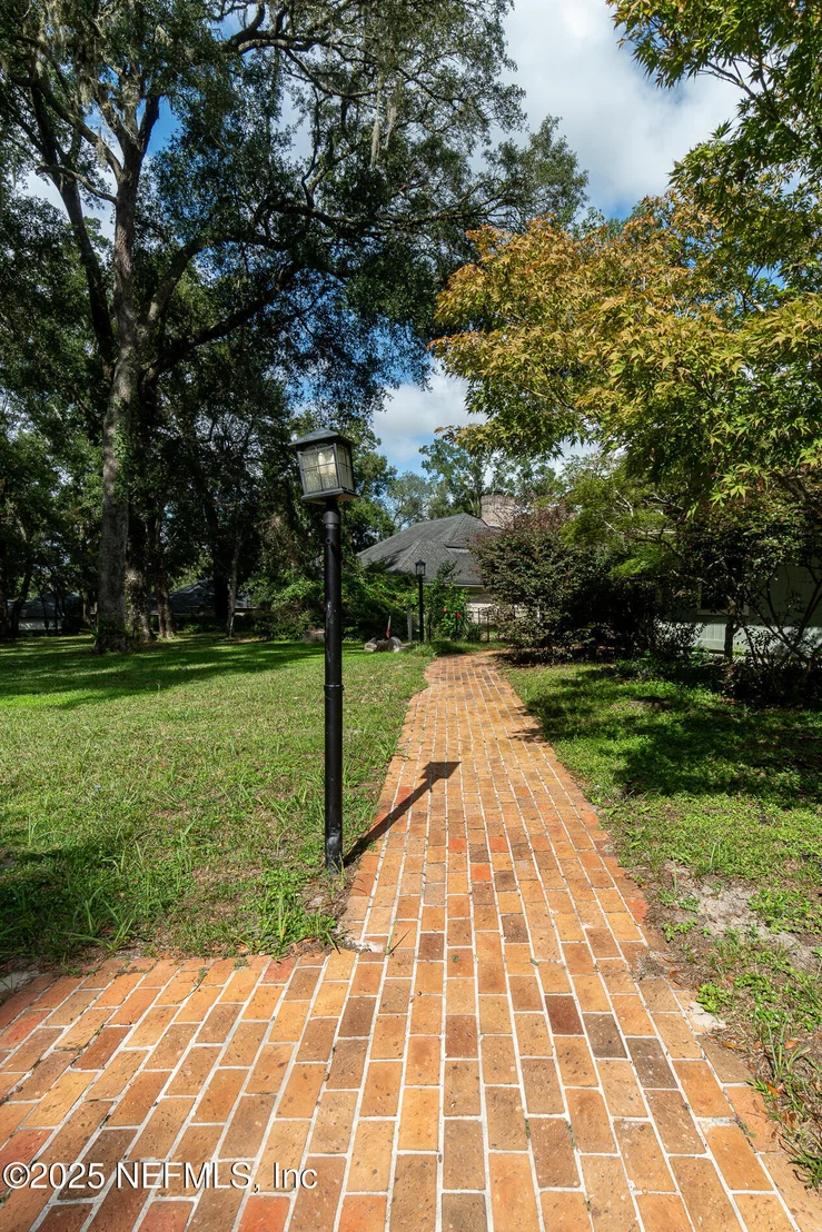 Photo of 2860 RAVINES Road