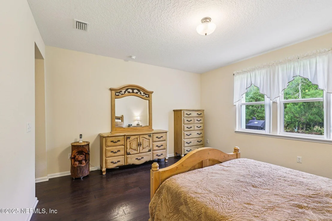 Photo of 261 PALISADE Drive