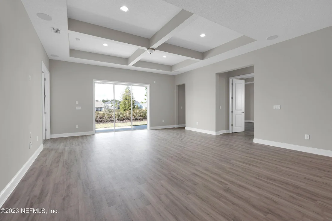 Photo of 162 LOMOND Court