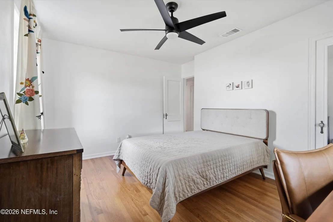 Photo of 1642 PERSHING Road