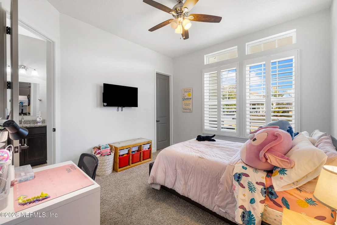 Photo of 447 GLENNEYRE Circle