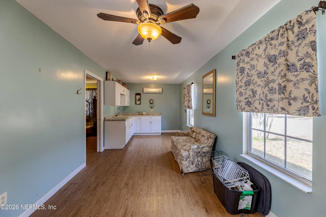 Photo of 8404 NESBITT Road