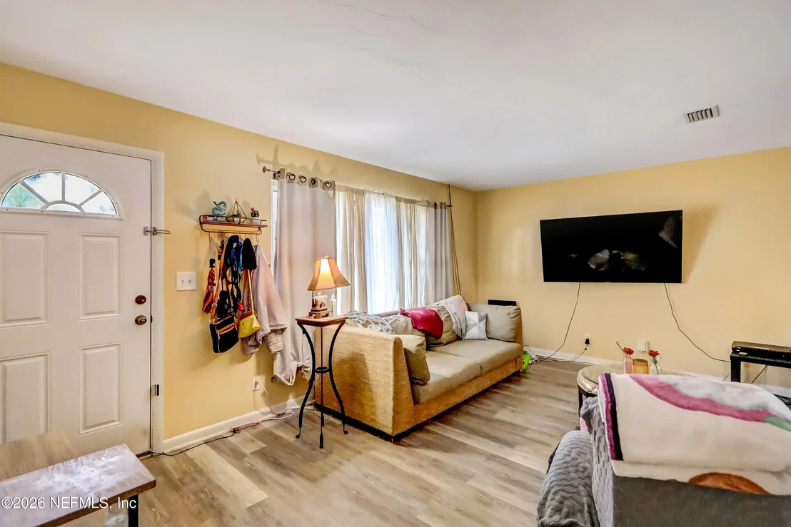 Photo of 3483 THORNHILL Drive