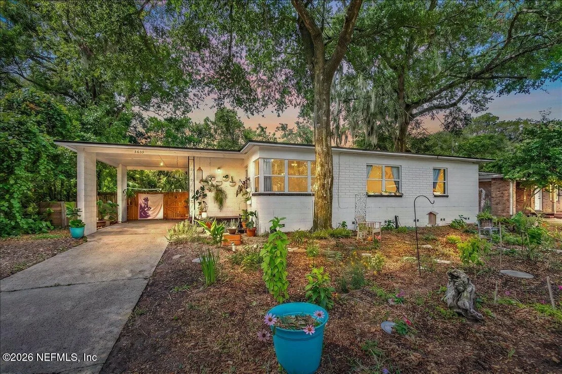Photo of 3633 RENDALE Drive N